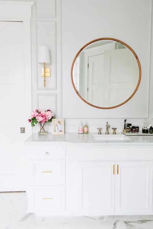 White bathroom with gold accents. Friday's Favourites, Gallerie B blog.