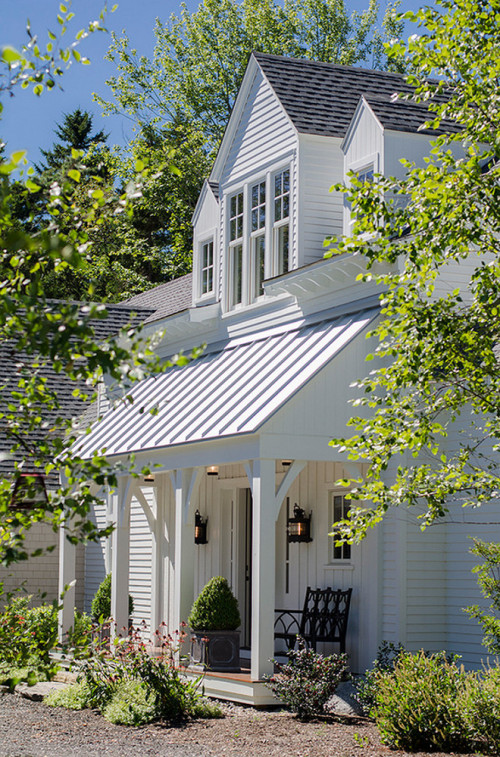 Farmhouse front porch, Friday's Favourites. Gallerie B blog.