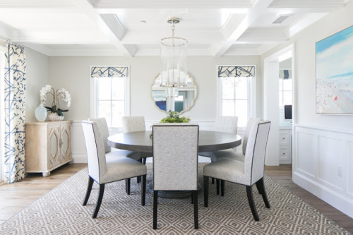 Round table in a light and airy dining room. Friday's Favourites, Gallerie B.