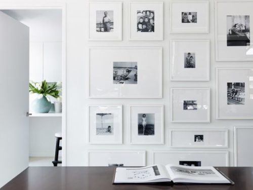Sharing my easy tips for ways to decorate a blank wall space in your home.